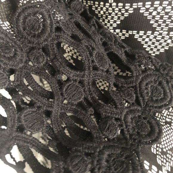 A.Byer  dress bell sleeves keyhole Sz M - Picture 6 of 8